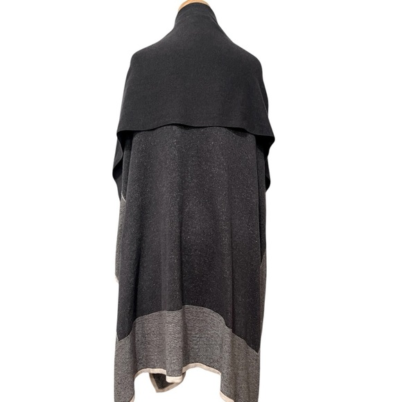 NIC + ZOE Sweater Wrap Attached Scarf Dark Gray Cream One Size - Picture 6 of 14